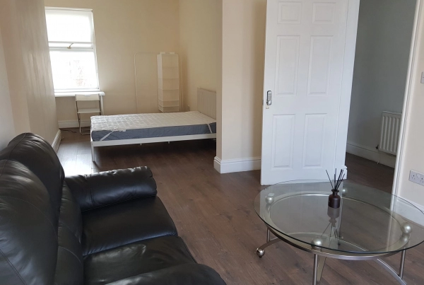 Double Room in Shared House to rent on Glamis Road Liverpool L13. Bills included. Single only.