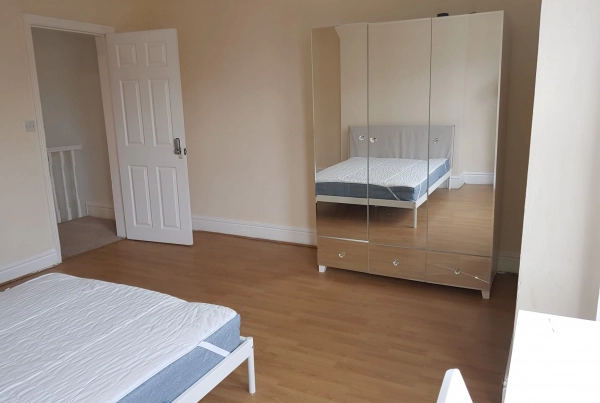 Double Room in Shared House to rent on Glamis Road Liverpool L13. Bills included. Single only.