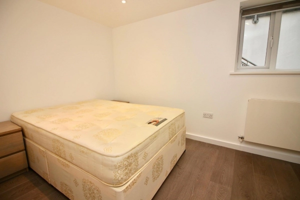 1 BEDROOM FLAT TO LET IN HIGHBURY & ISLINGTON N1 2LJ