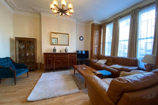 TWO BEDROOM GARDEN FLAT TO LET IN FINSBURY PARK N4 2LF