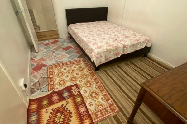 Double Room To Rent on Maskell Road, London SW17. Only for single professionals. All bills included.