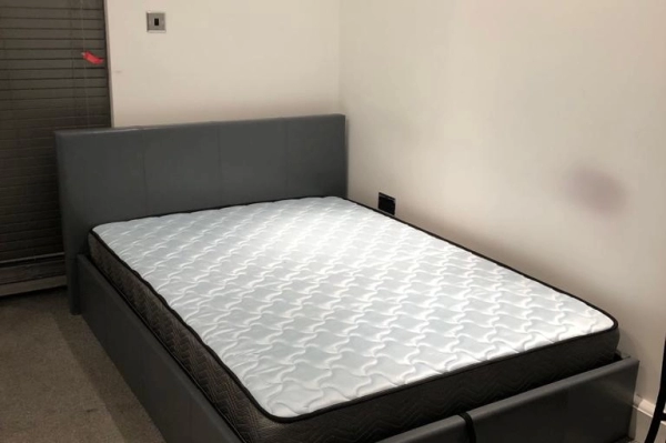 Double Room To Rent in The Avenue, Tottenhan N17. Only for single females. Bills included.