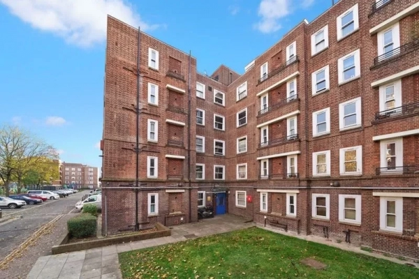 2 bed flat for sale in Homerton High Street, Hackney E9