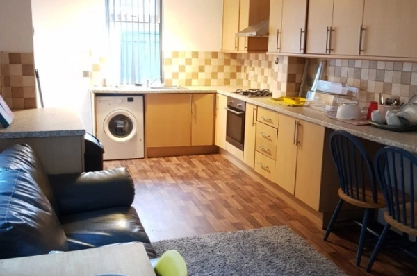 Double Room to Rent in Shared House Anfield Road Liverpool. All bills included.