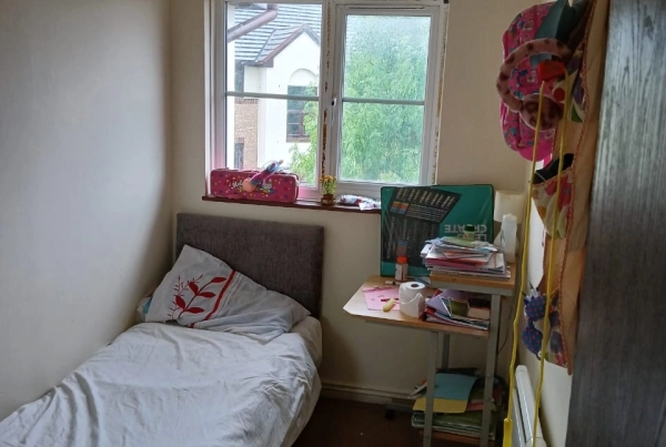 Single Room to Rent in Foxglove Way, Wallington SM6. All Bills included. Ideal for single females.