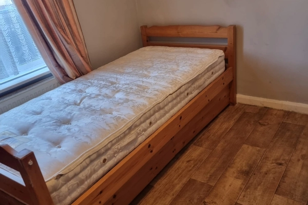 Double room to Rent in Saint Helier Avenue, Morden SM4. All Bills included. Ideal for single.